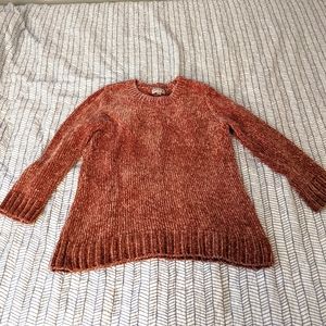 WOMEN'S SWEATER